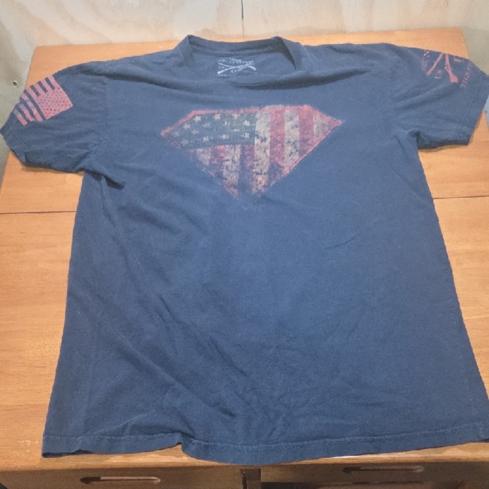 🇺🇸‎ Grunt Style Graphic T-Shirt – Men’s Large - Pre-Owned/Used
